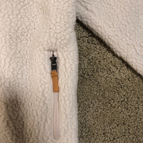 Patagonia Women's Retro Pile Jacket in natural - Picture 2 of 7